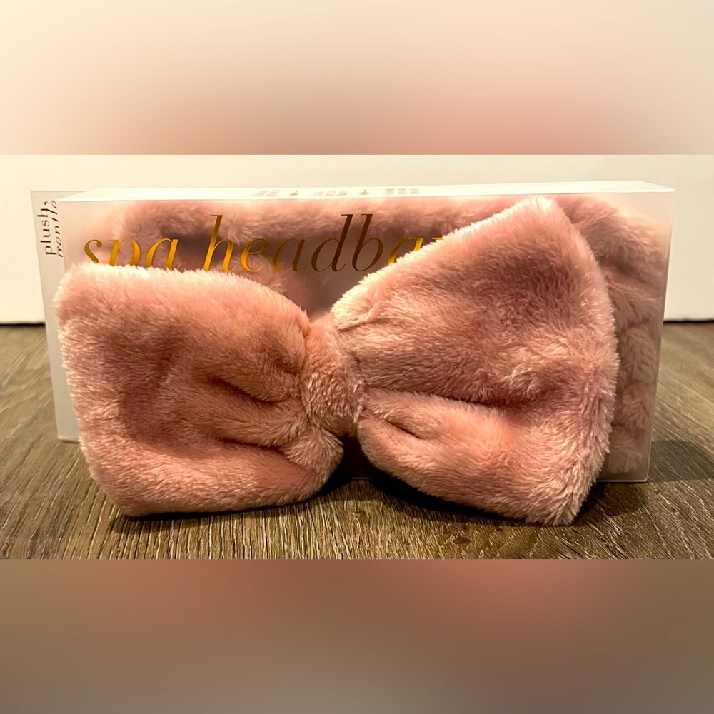 TREAT YOURSELF! Plush Spa Headband- NWT